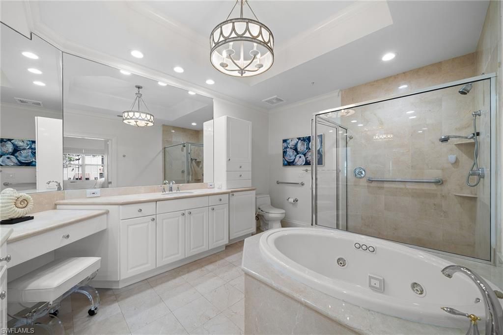 411 6th St S, Unit 202, Naples, FL 34102 Photo