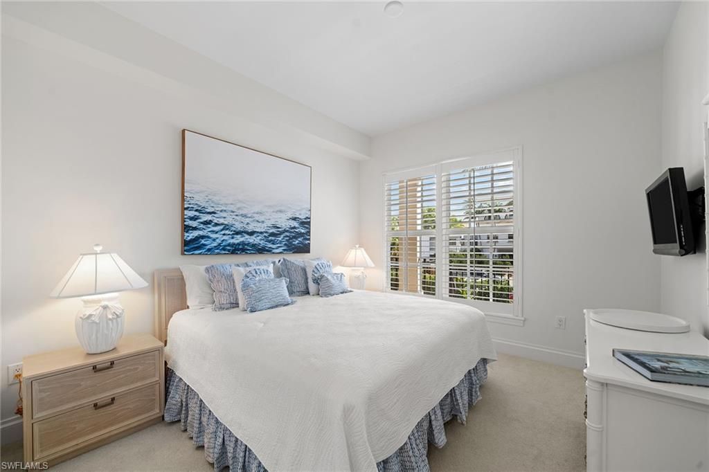 411 6th St S, Unit 202, Naples, FL 34102 Photo