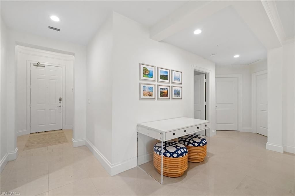 411 6th St S, Unit 202, Naples, FL 34102 Photo