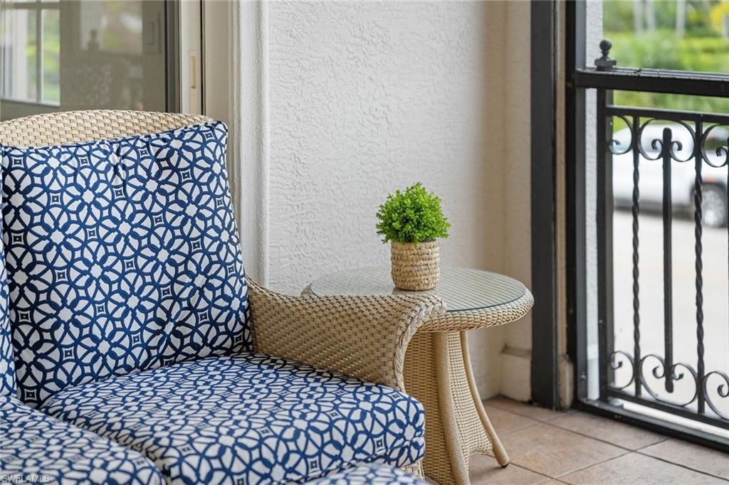 411 6th St S, Unit 202, Naples, FL 34102 Photo