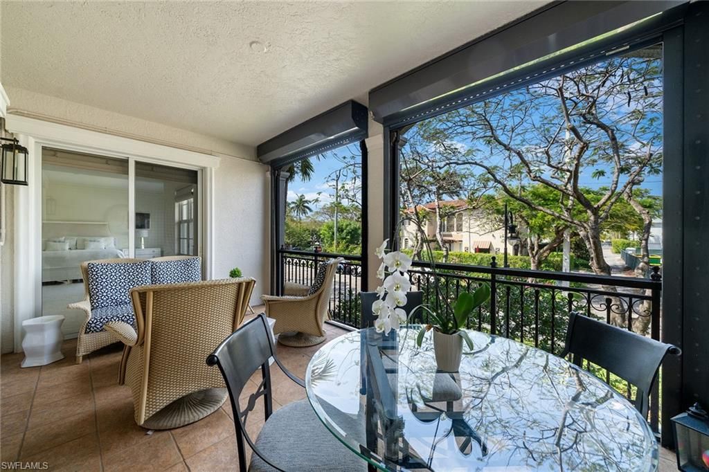 411 6th St S, Unit 202, Naples, FL 34102 Photo