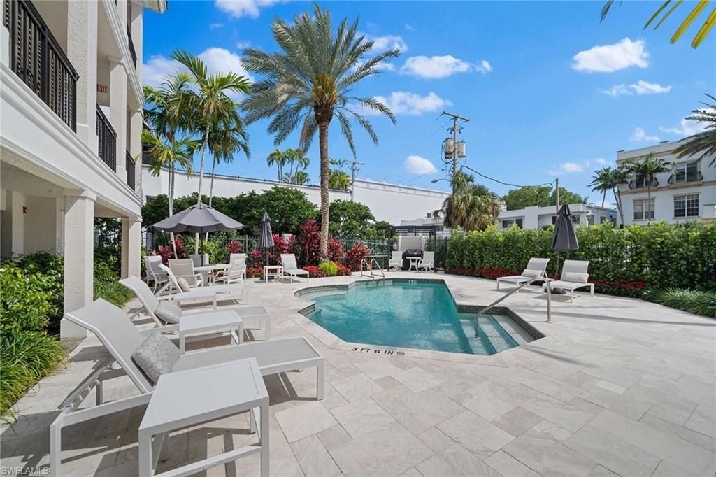 411 6th St S, Unit 202, Naples, FL 34102 Photo