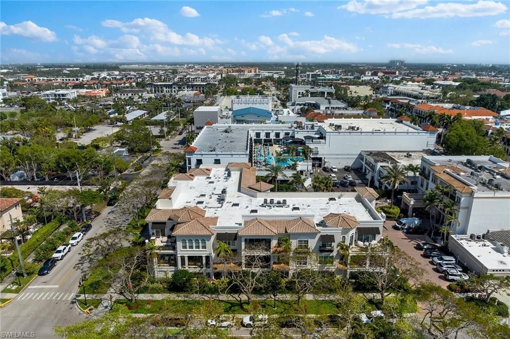 411 6th St S, Unit 202, Naples, FL 34102 Photo