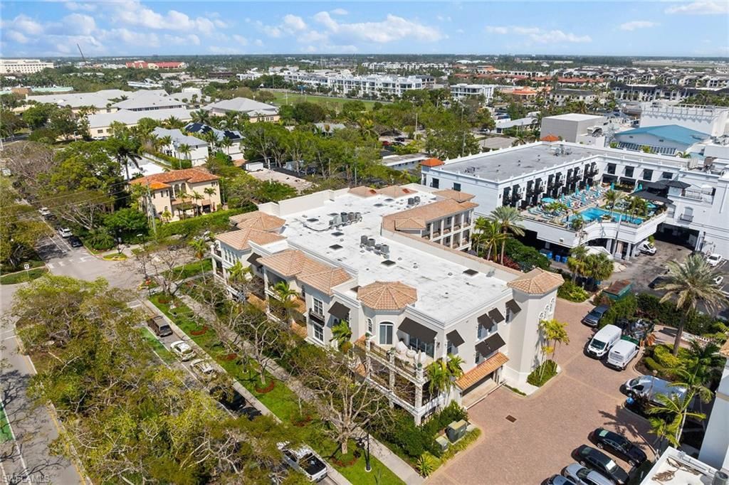 411 6th St S, Unit 202, Naples, FL 34102 Photo
