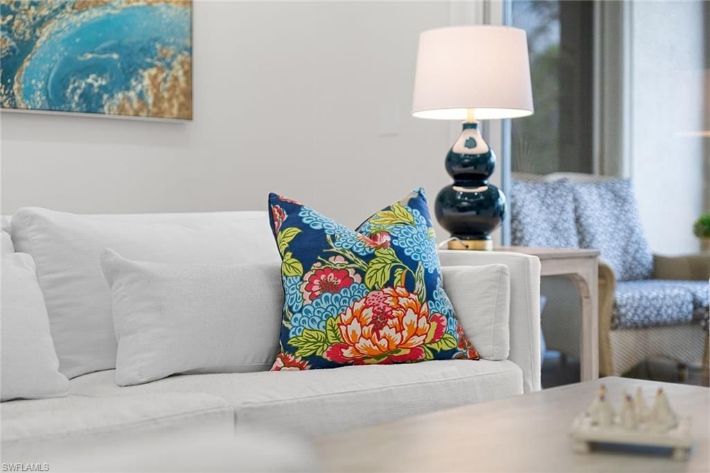 411 6th St S, Unit 202, Naples, FL 34102 Photo