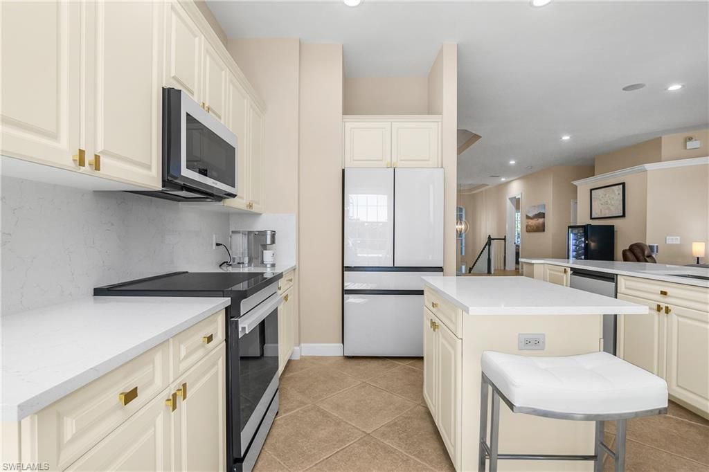 9261 Indigo Isle Ct, Unit 202, Estero, FL 34135 Photo