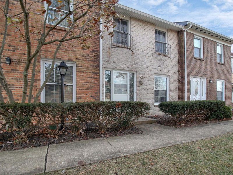 516 Pamlico Street, Columbus, OH 43228 Photo 2