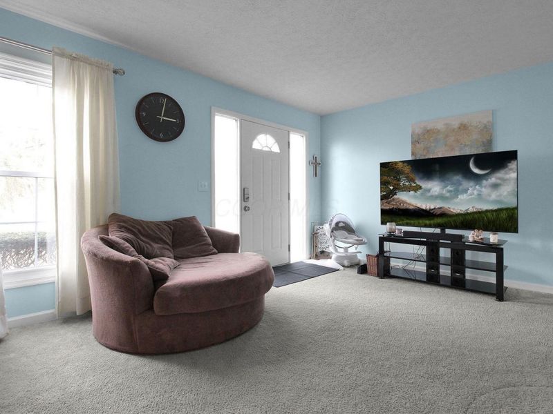 516 Pamlico Street, Columbus, OH 43228 Photo 4