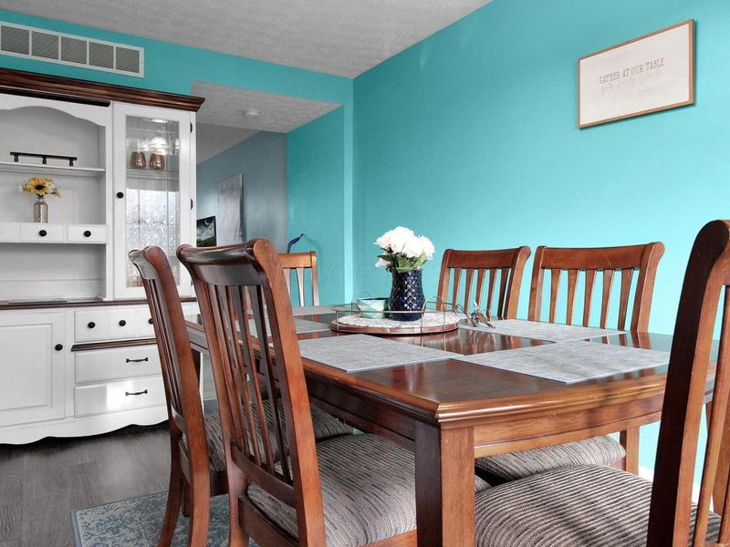 516 Pamlico Street, Columbus, OH 43228 Photo 6