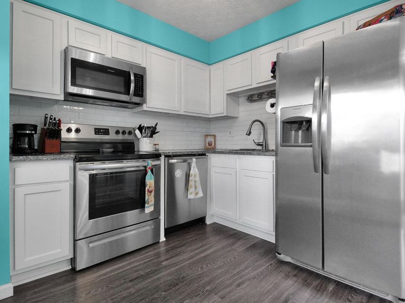 516 Pamlico Street, Columbus, OH 43228 Photo 8