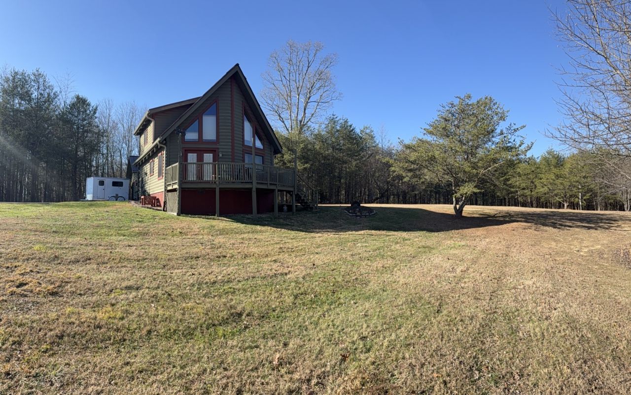 1355 Highland Ln, Crossville, TN 38555 Main Photo