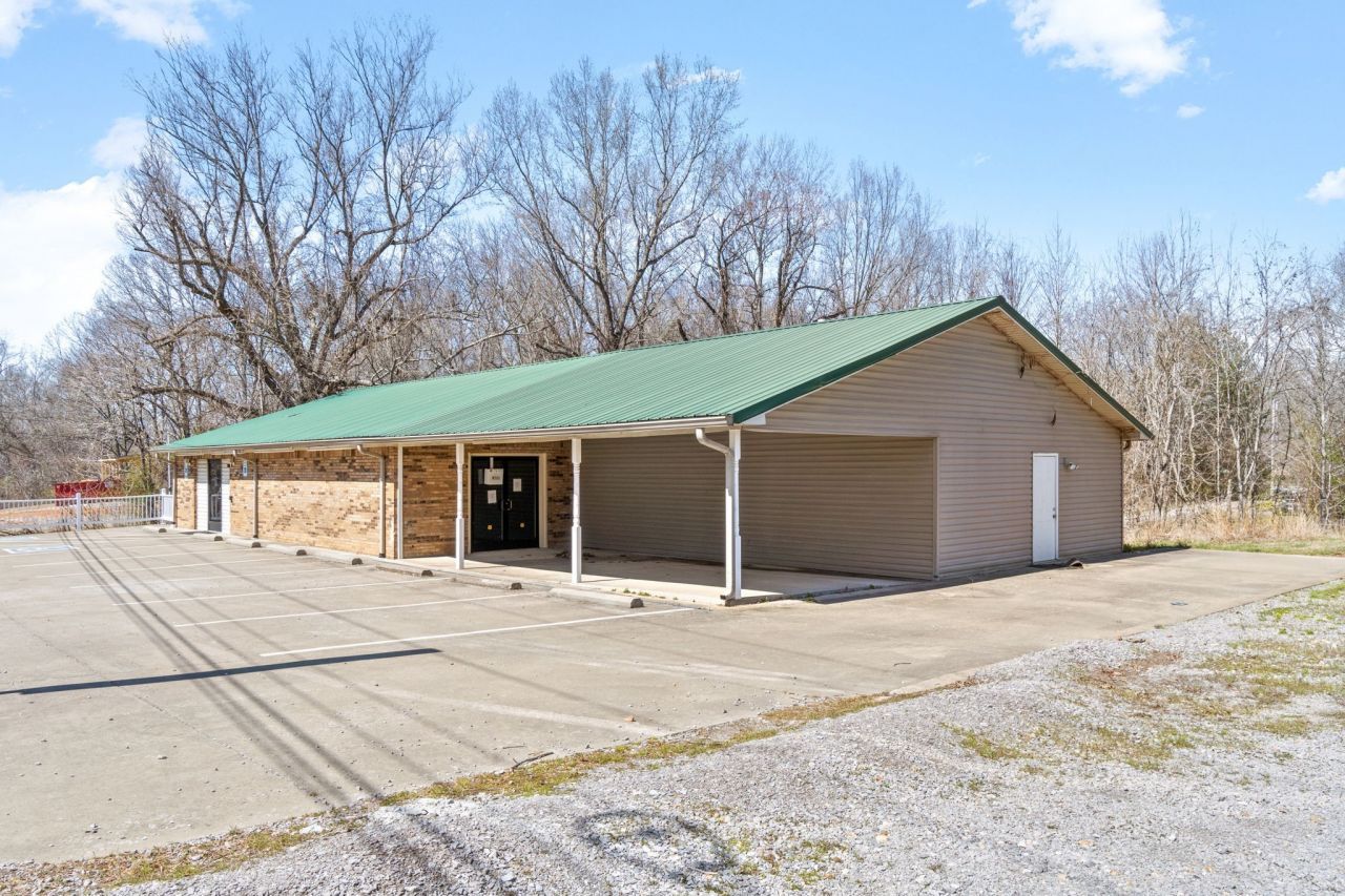 1225 Spring St, Dover, TN 37058 Main Photo
