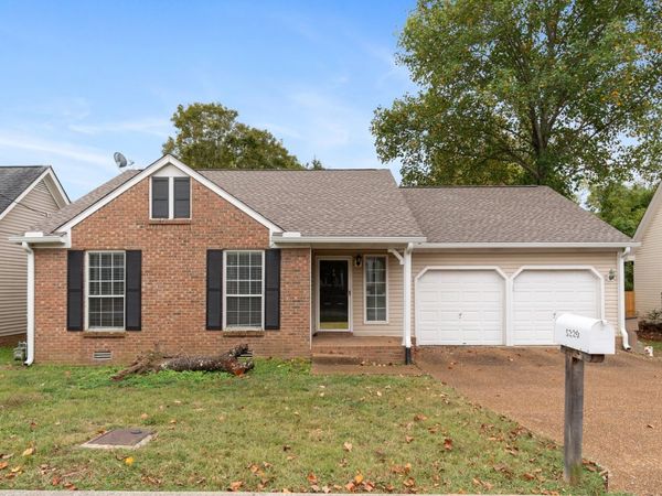 5220 Village Trce, Nashville, TN 37211