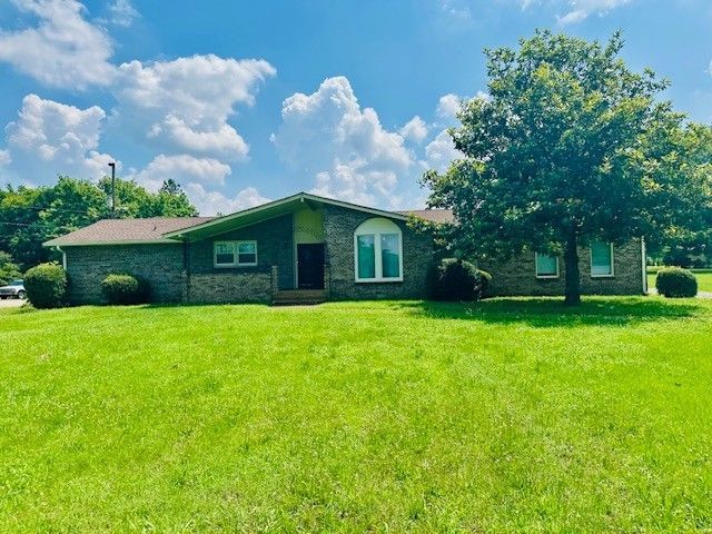 4218 Eatons Creek Rd, Nashville, TN 37218 Main Photo