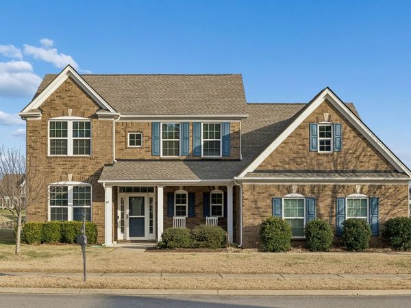 810 Walpole Dr, Gallatin, TN 37066