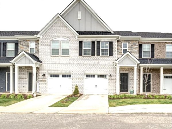 305 Victoria Dr, Lebanon, TN 37090