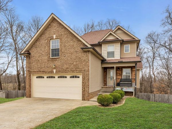 2720 Arthurs Ct, Clarksville, TN 37040