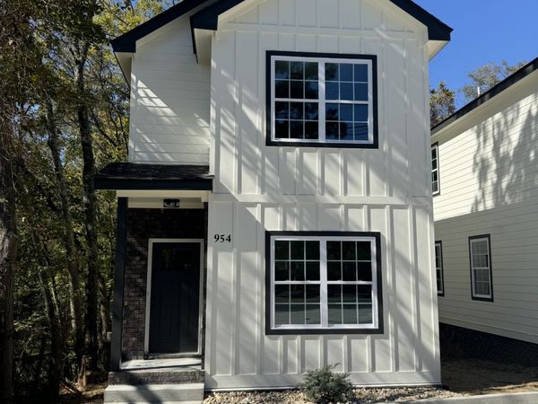 954 Greenwood Ave, Clarksville, TN 37040