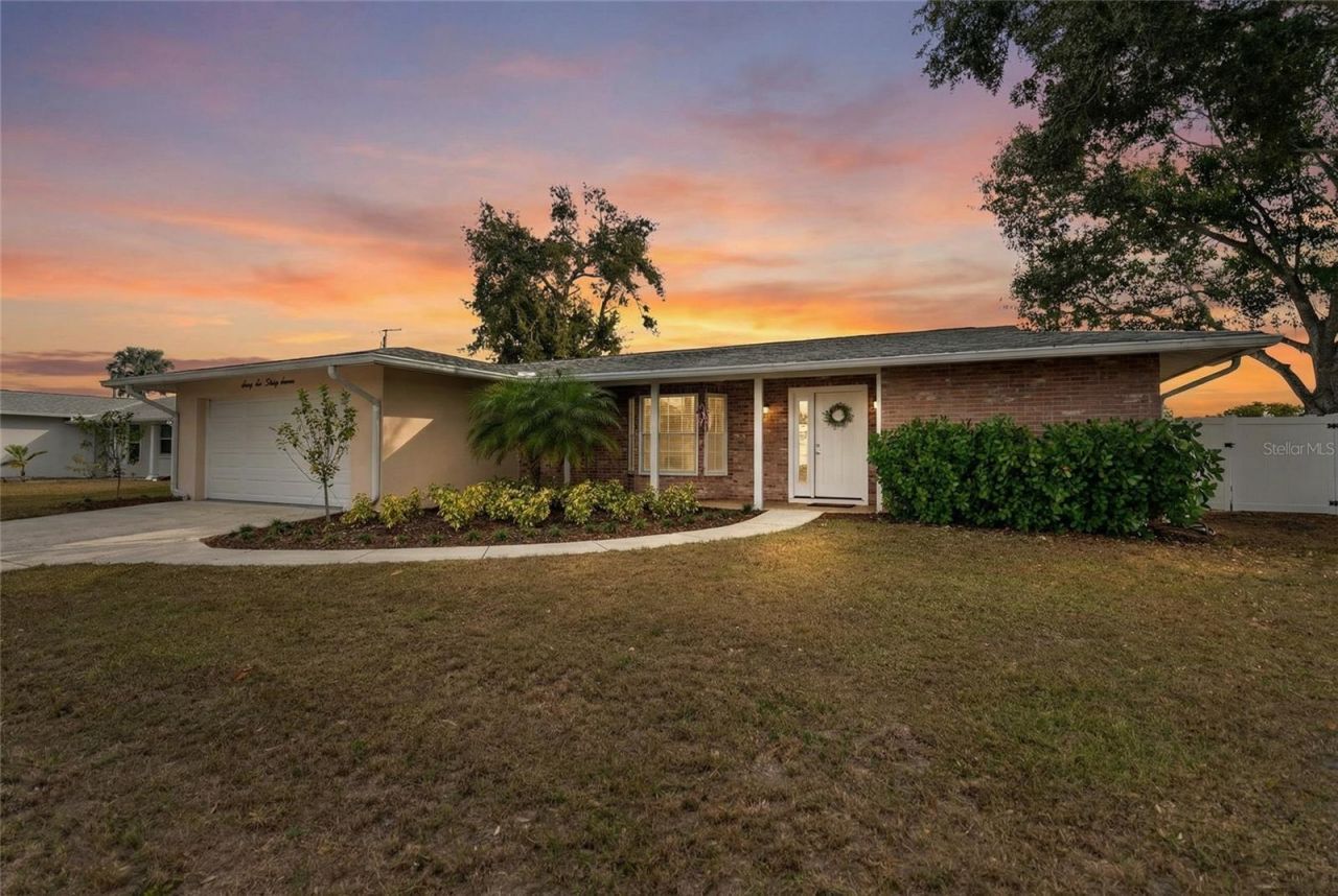 6637 Bowline Drive, Sarasota, FL 34231 Main Photo