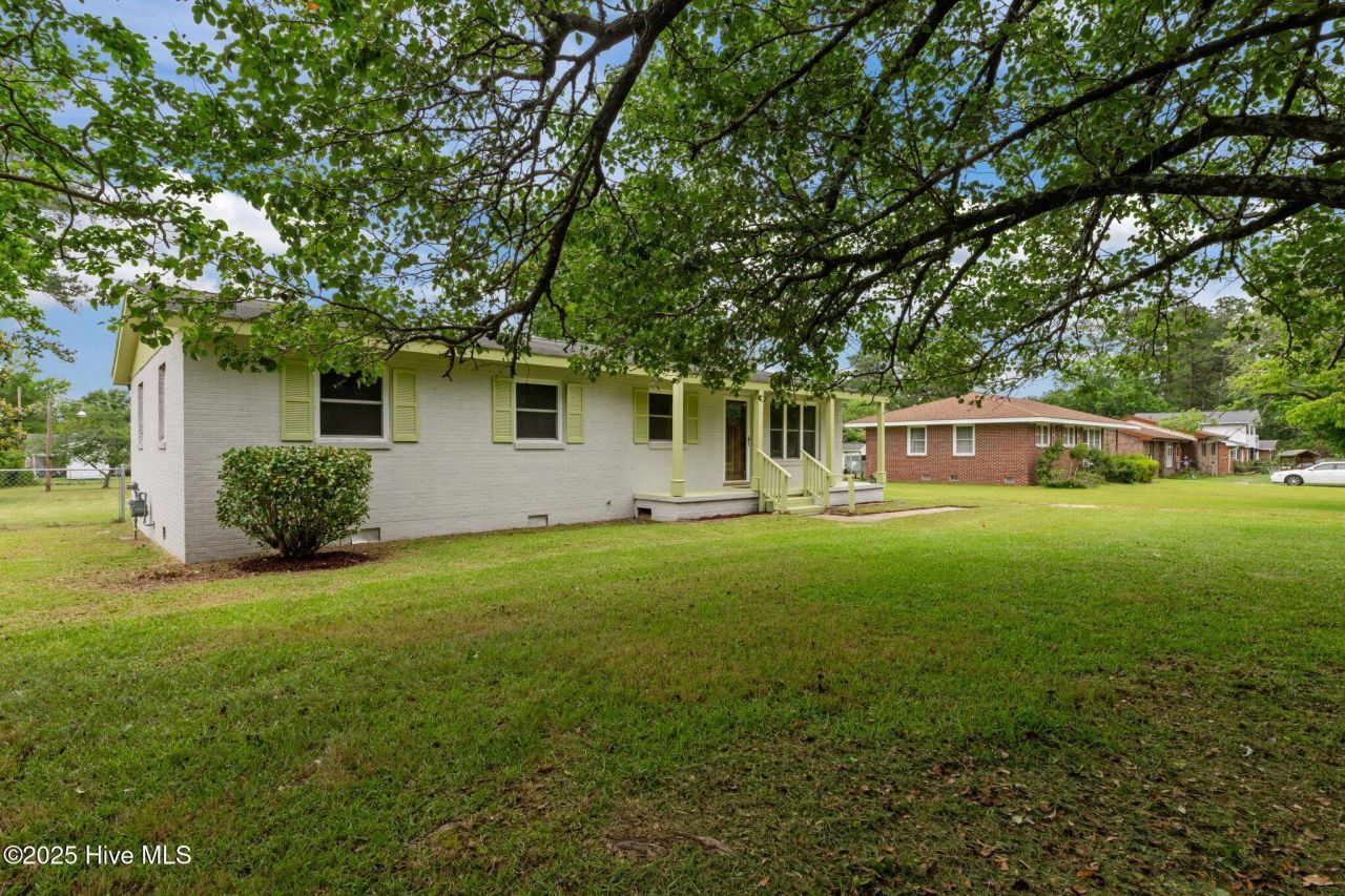 210 Glenburnie Drive, New Bern, NC 28560 Main Photo