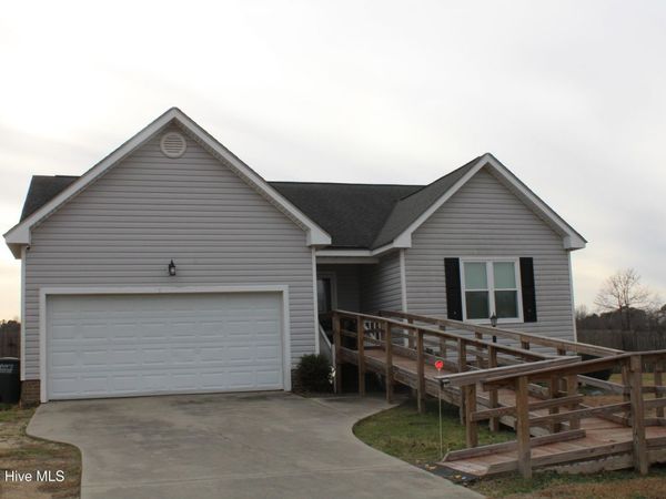 212 Sunridge Lane, Pikeville, NC 27863