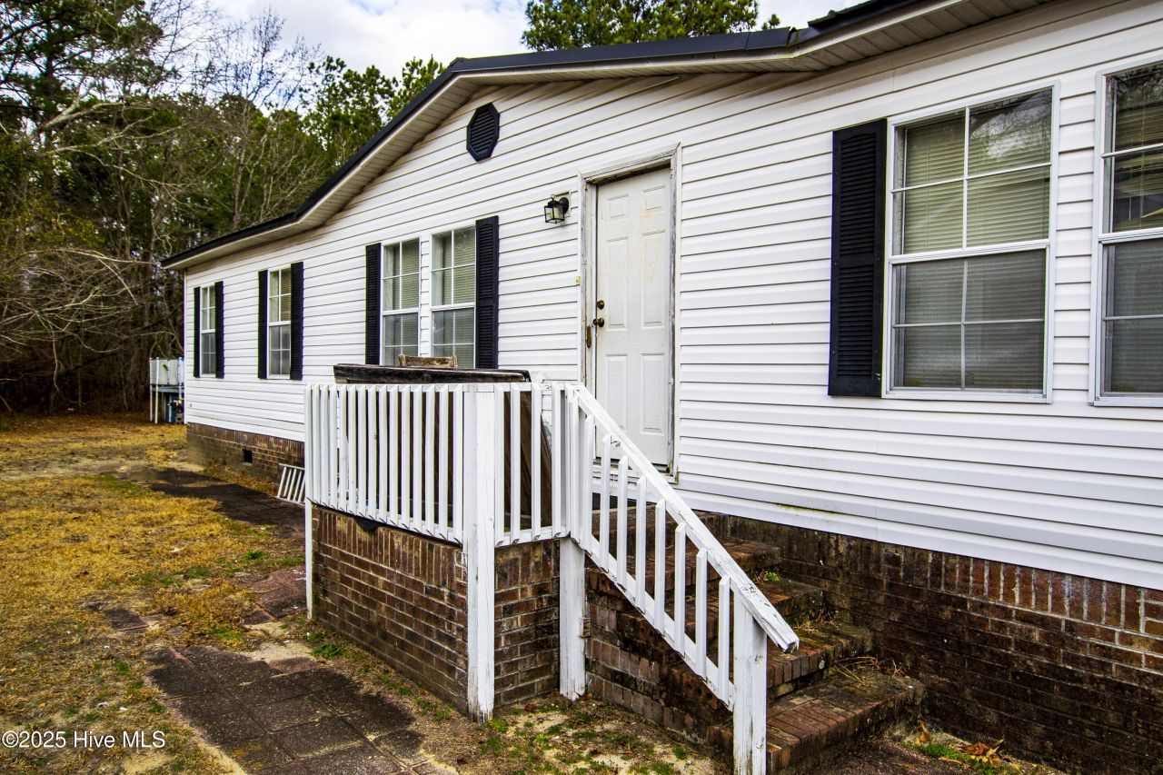 2202 Chestnut Avenue, New Bern, NC 28562 Main Photo