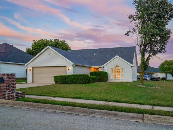 3011 Beaver Creek Street, Springdale, AR 72764