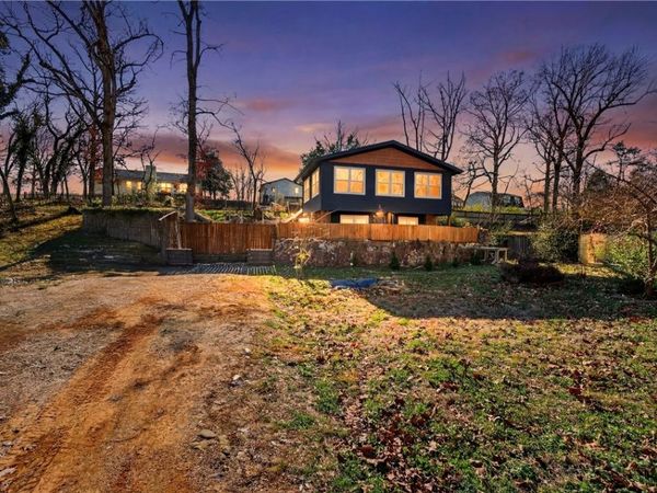 16557 Ivy Lane, Rogers, AR 72756