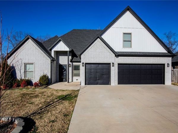 3500 SW Lucretia Road, Bentonville, AR 72713