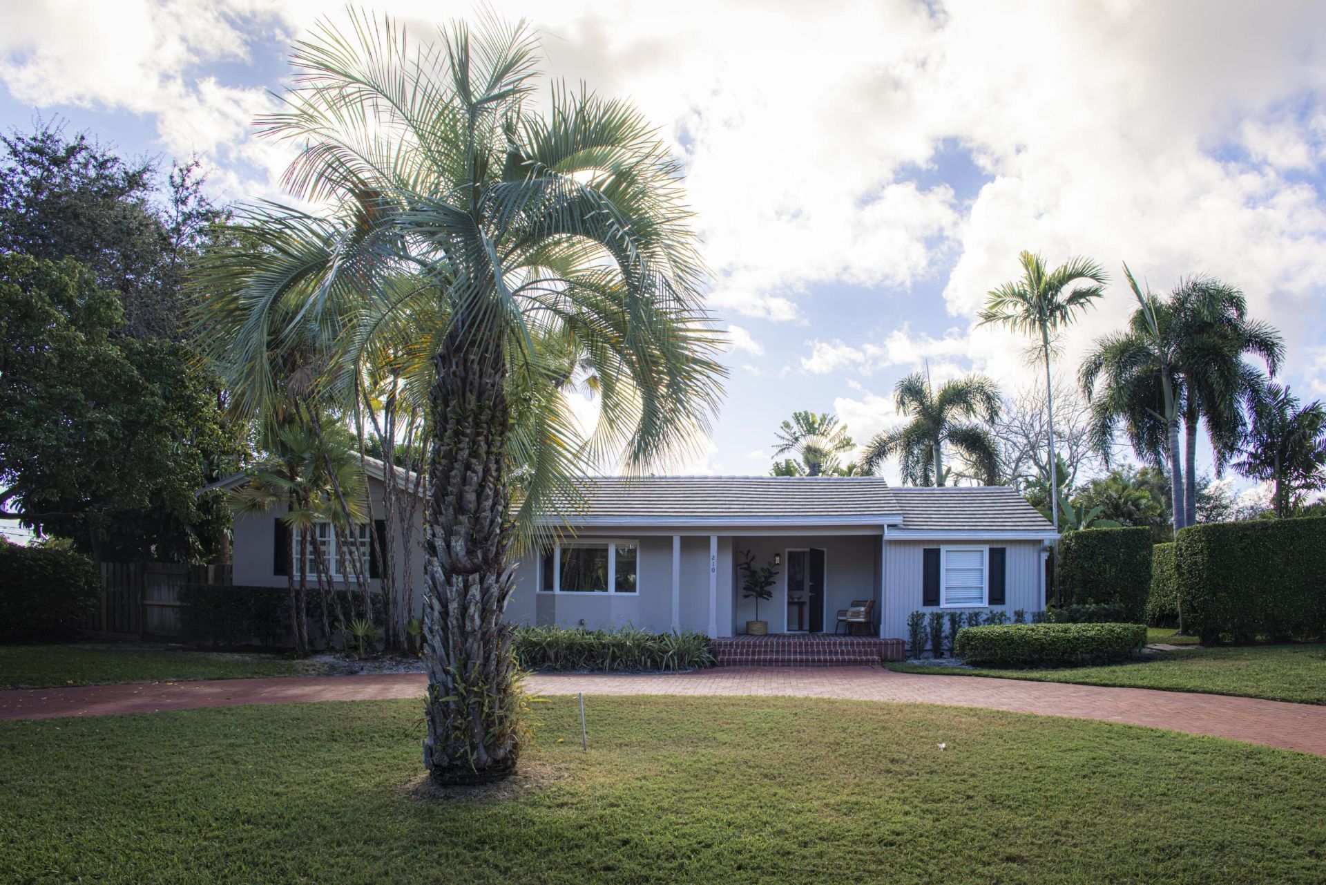 210 Miramar Way, West Palm Beach, FL 33405 Photo
