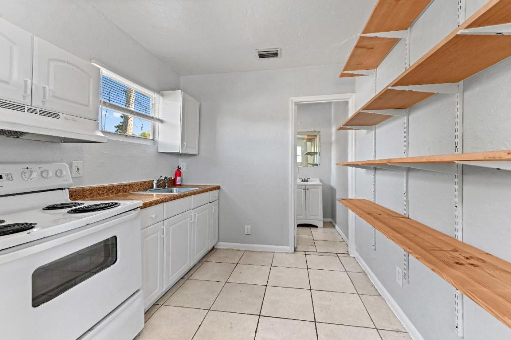 515 Putnam Road, West Palm Beach, FL 33405 Photo