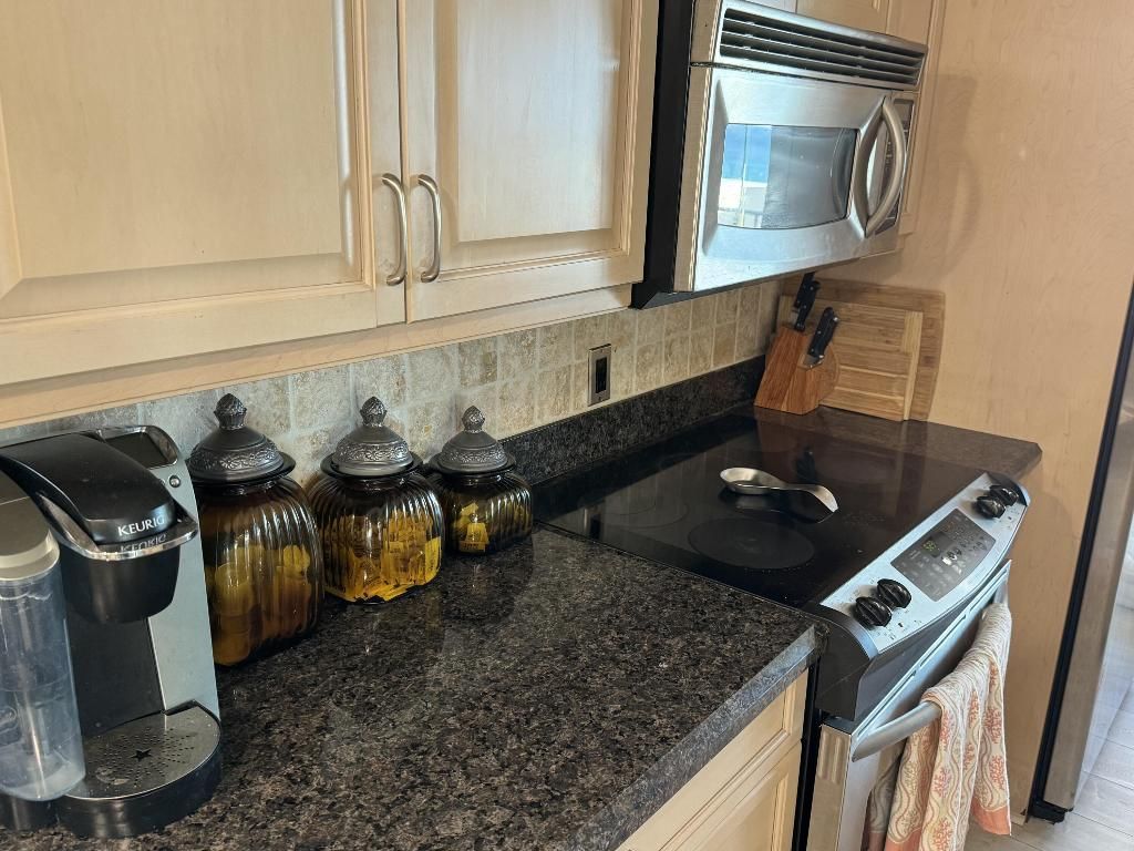 4200 N Ocean Drive, Unit 2-1101, Singer Island, FL 33404 Photo