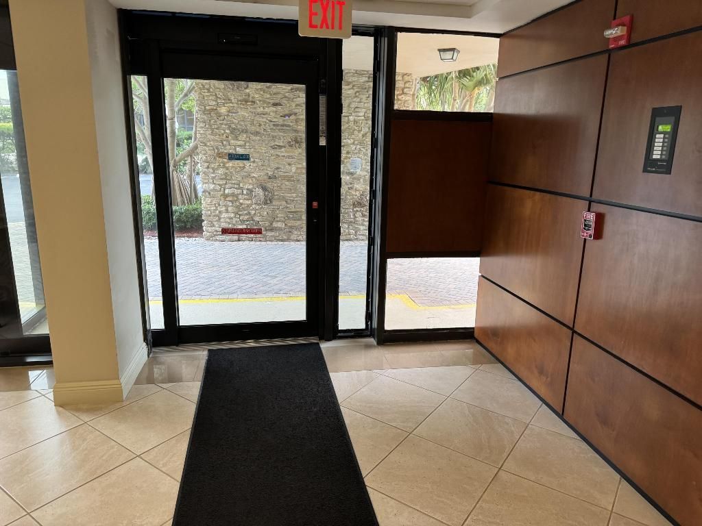 4200 N Ocean Drive, Unit 2-1101, Singer Island, FL 33404 Photo