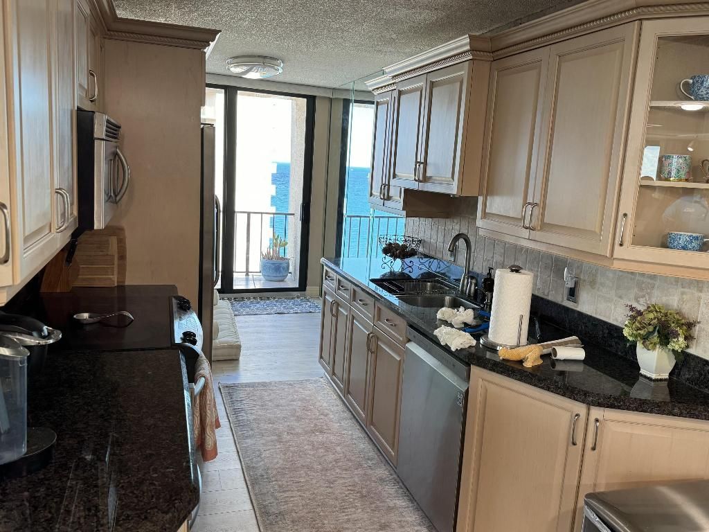 4200 N Ocean Drive, Unit 2-1101, Singer Island, FL 33404 Photo