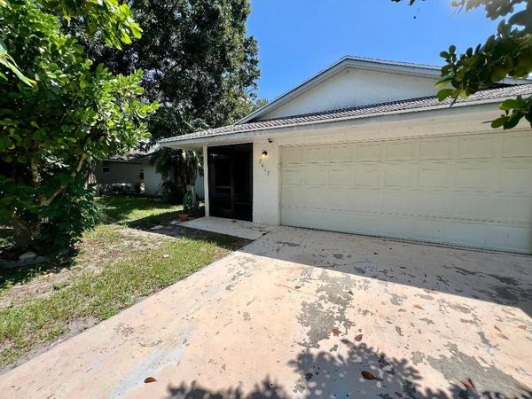 2617 SW Chestnut Lane, Port St. Lucie, FL 34953