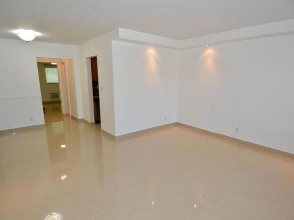 2000 NE 51st Court, Unit 103, Fort Lauderdale, FL 33308