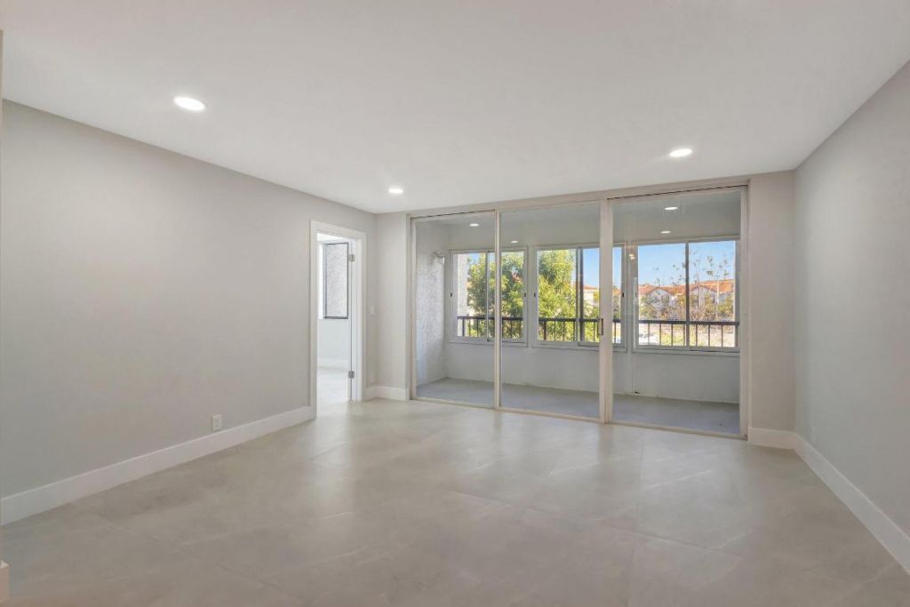 4090 Tivoli Court, Unit 208, Lake Worth, FL 33467 Photo