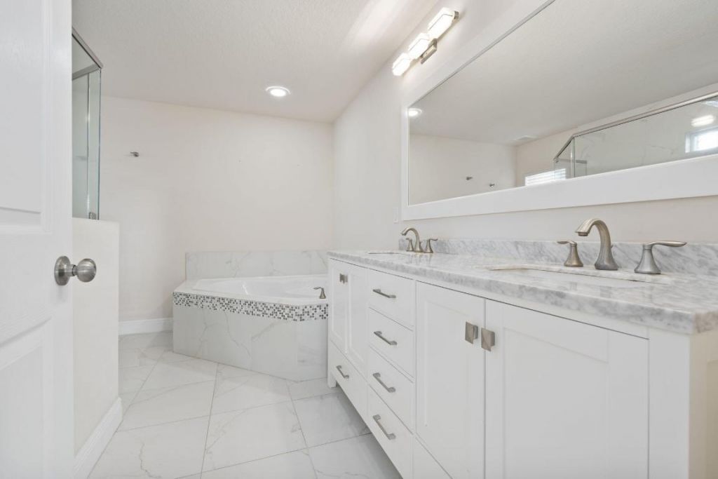 339 SW Winnachee Drive, Stuart, FL 34994 Photo