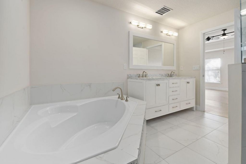 339 SW Winnachee Drive, Stuart, FL 34994 Photo