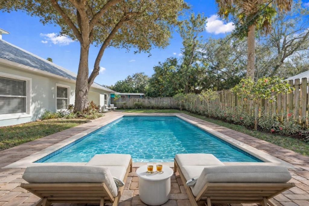 339 SW Winnachee Drive, Stuart, FL 34994 Photo