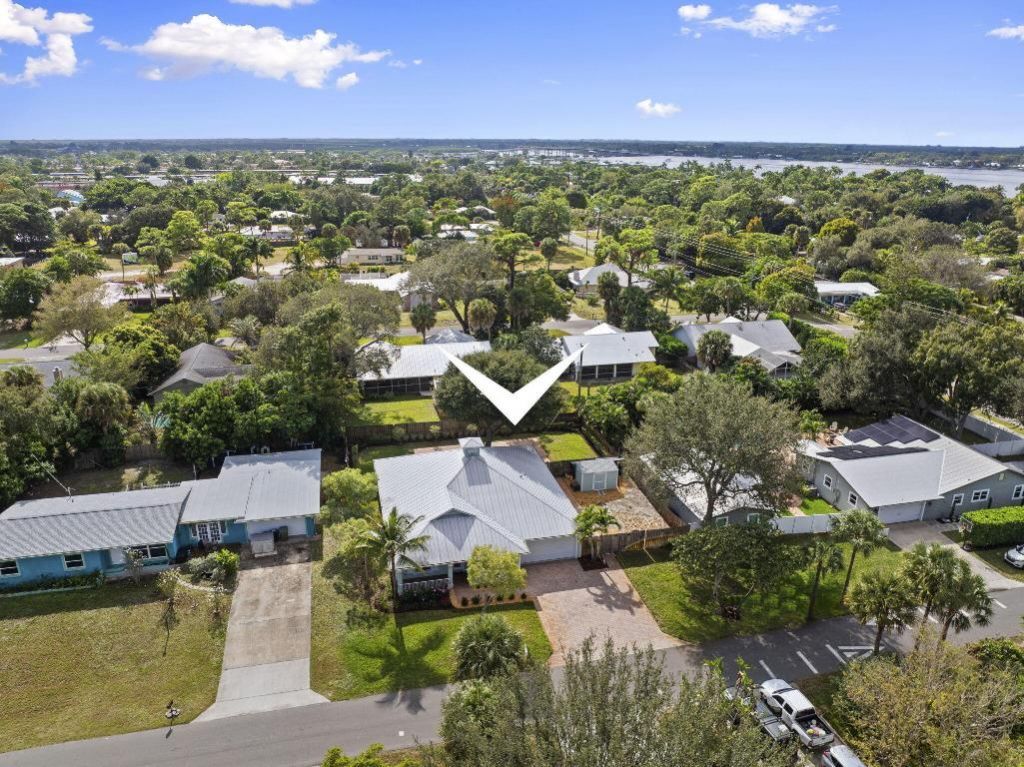 339 SW Winnachee Drive, Stuart, FL 34994 Photo