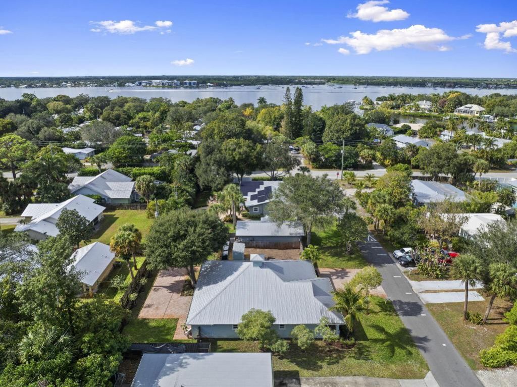 339 SW Winnachee Drive, Stuart, FL 34994 Photo