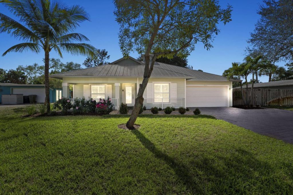 339 SW Winnachee Drive, Stuart, FL 34994 Photo