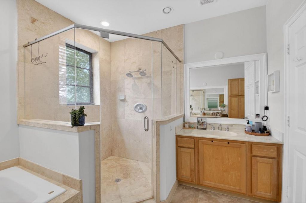 320 Via Villagio, Hypoluxo, FL 33462 Photo