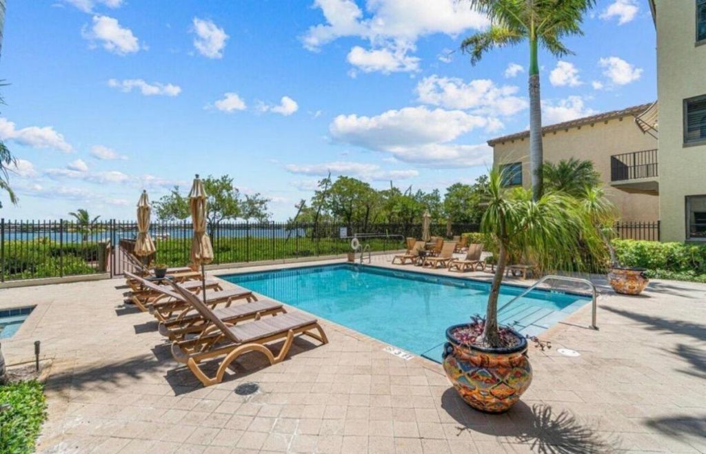 320 Via Villagio, Hypoluxo, FL 33462 Photo