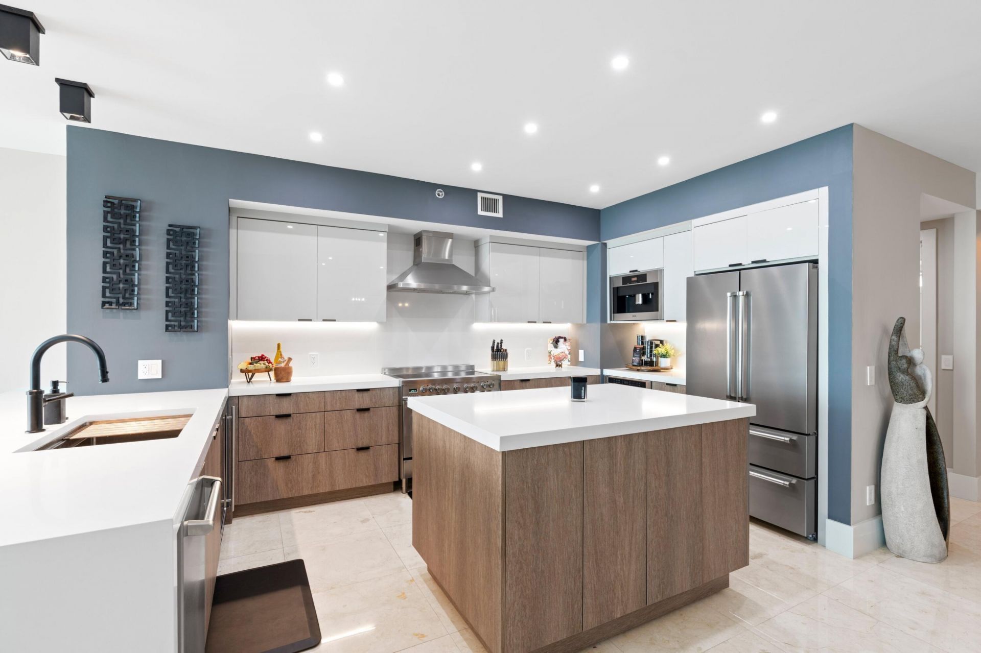 101 S Fort Lauderdale Beach Boulevard, Unit 702, Fort Lauderdale, FL 33316 Photo