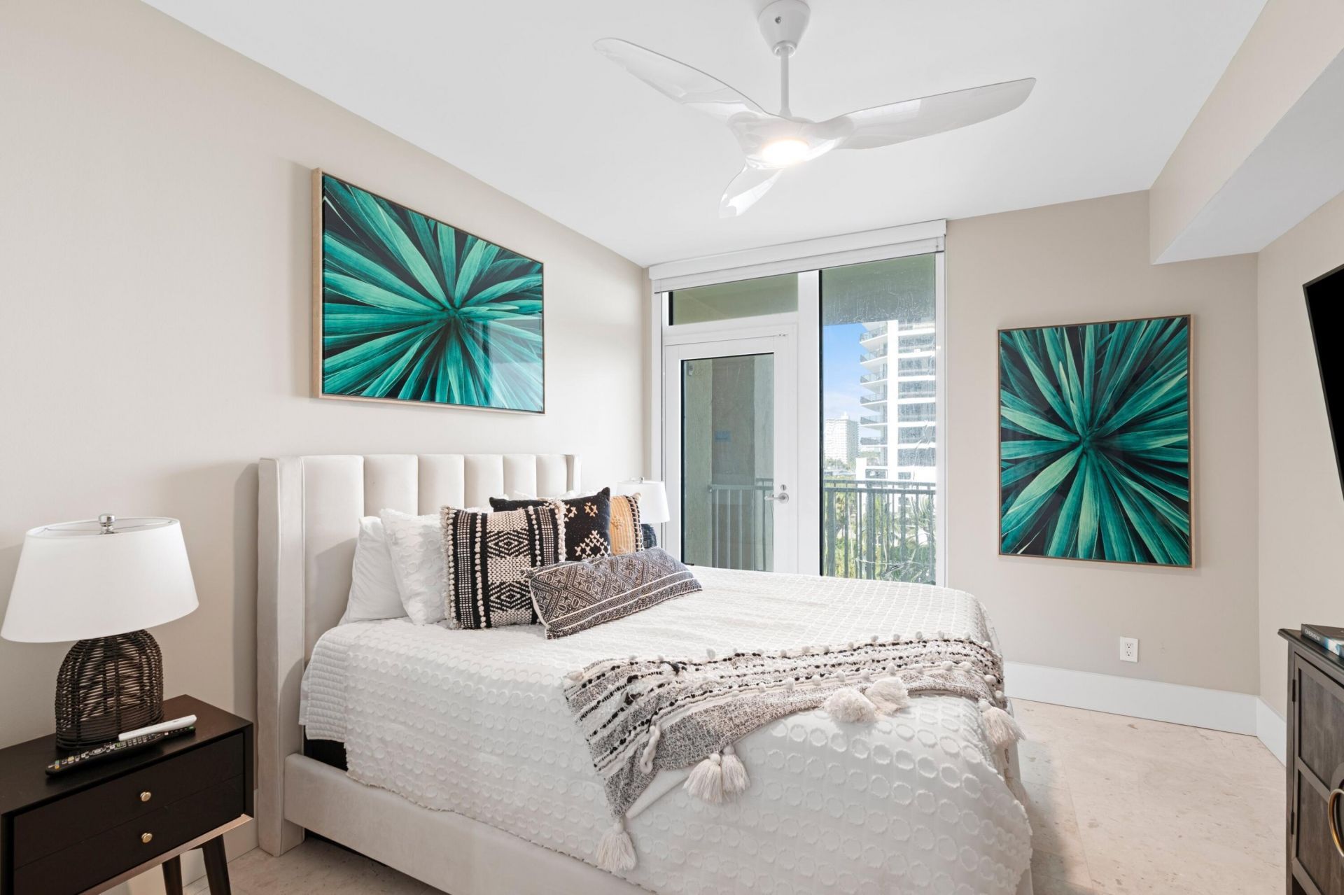 101 S Fort Lauderdale Beach Boulevard, Unit 702, Fort Lauderdale, FL 33316 Photo