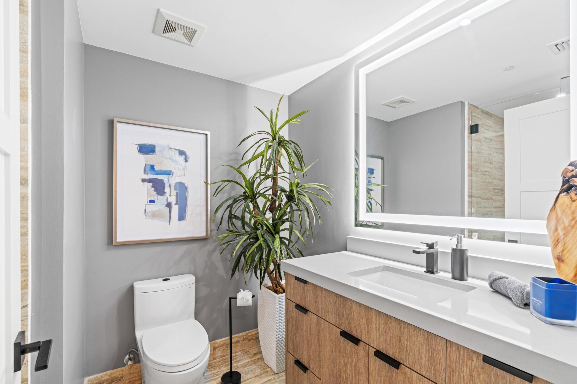 101 S Fort Lauderdale Beach Boulevard, Unit 702, Fort Lauderdale, FL 33316 Photo