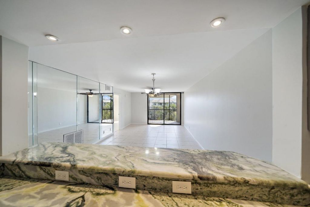 243 Bay Colony Drive N, Juno Beach, FL 33408 Photo