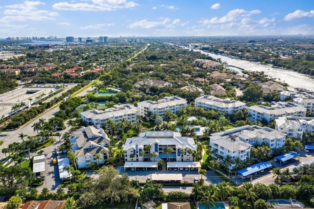 243 Bay Colony Drive N, Juno Beach, FL 33408 Photo